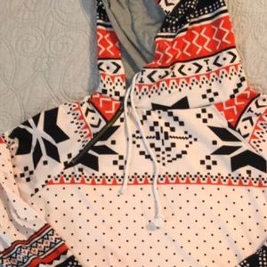 NWOT Winter print double hoodie.